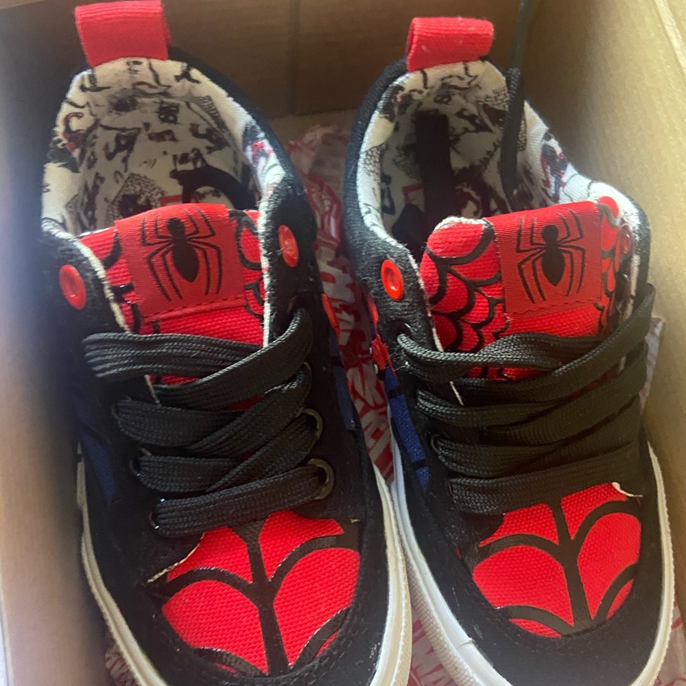 Boys Spider Man Multicolor shoes